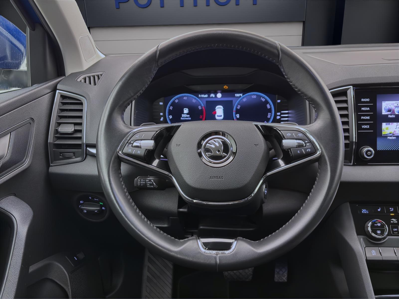 Skoda Karoq 1.5 TSI DSG CLEVER AHK NAVI ACC KAMERA