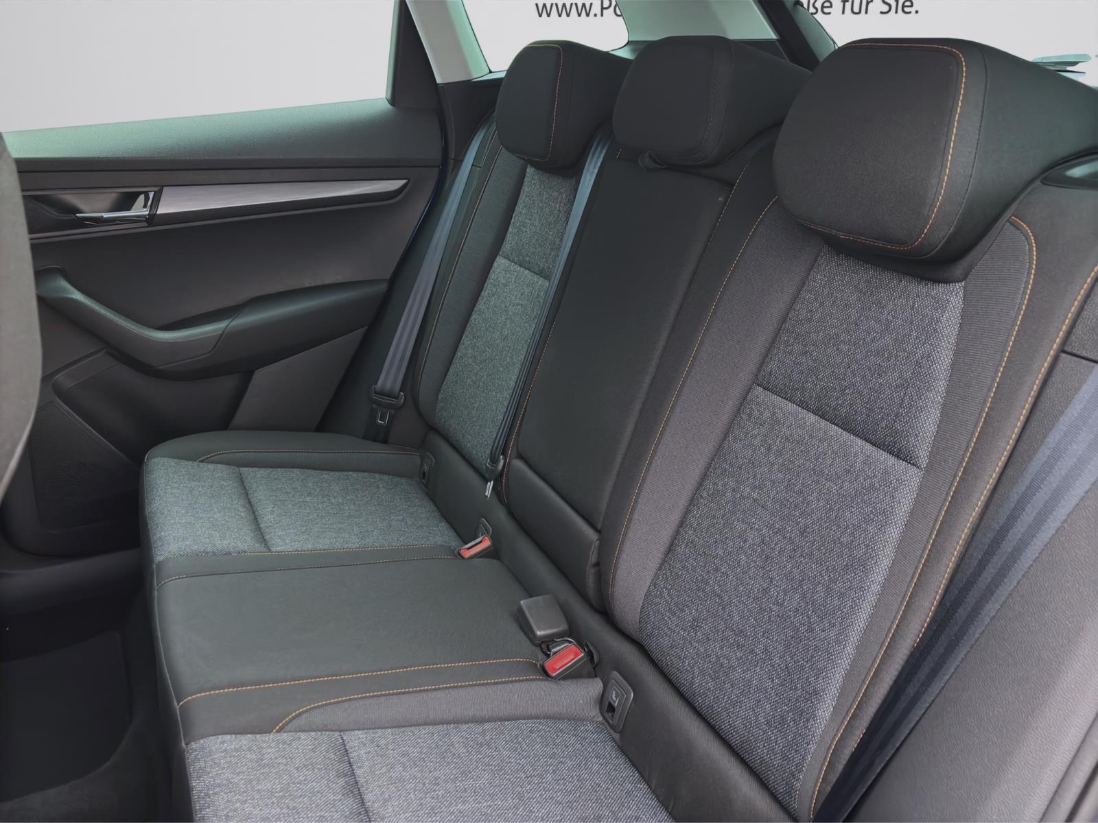 Skoda Karoq 1.5 TSI DSG CLEVER AHK NAVI ACC KAMERA