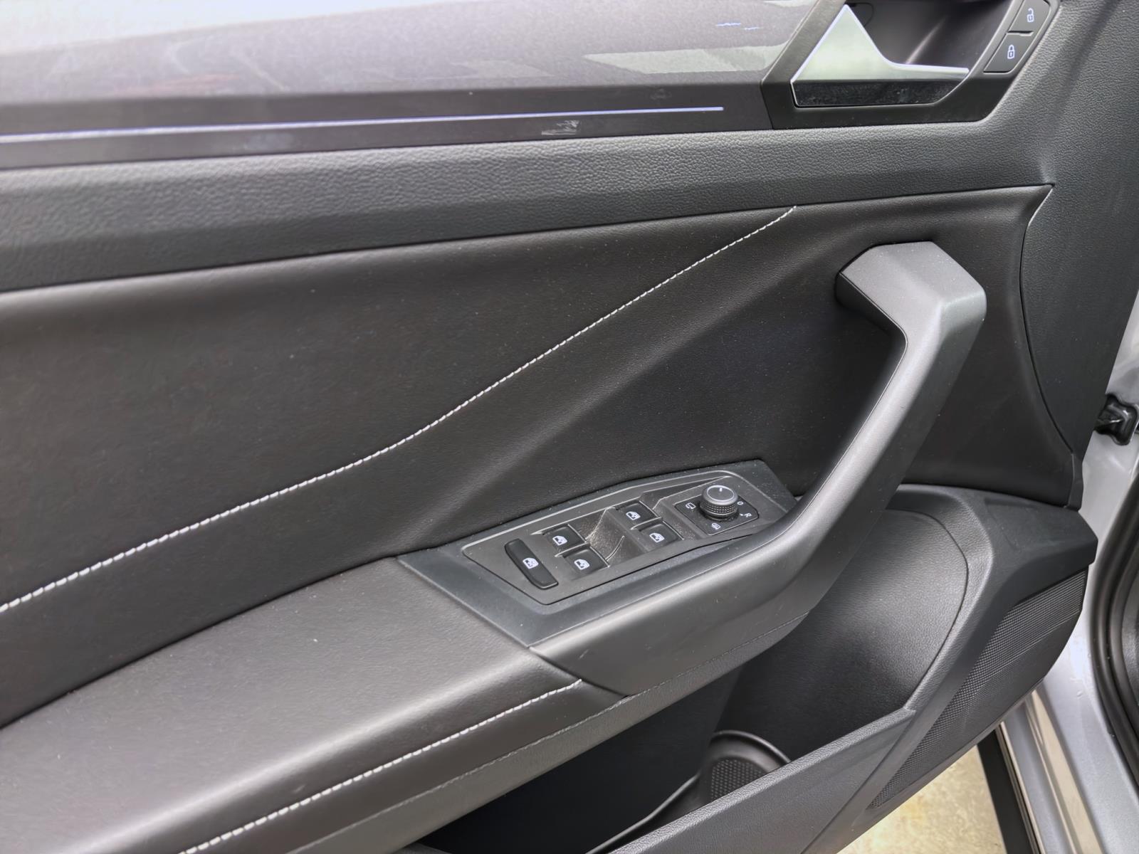 Volkswagen T-Roc 2.0 TDI DSG STYLE AHK KAMERA NAVI PDC