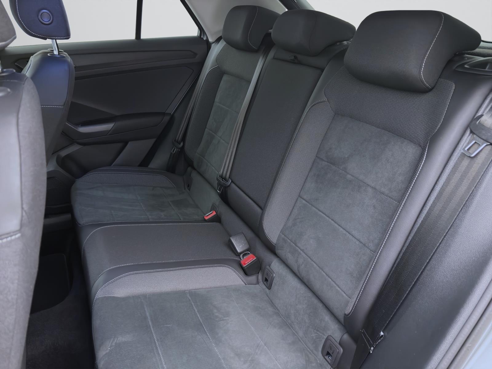 Volkswagen T-Roc 2.0 TDI DSG STYLE AHK KAMERA NAVI PDC
