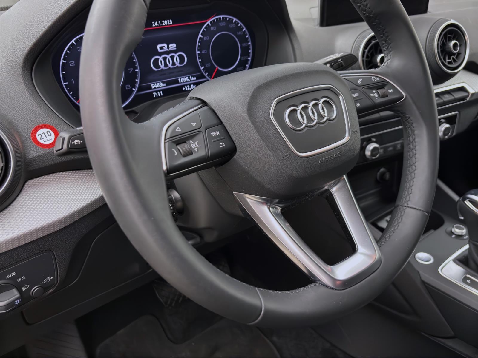Audi Q2 35 TFSI S LINE AHK PDC NAVI VIRTUAL