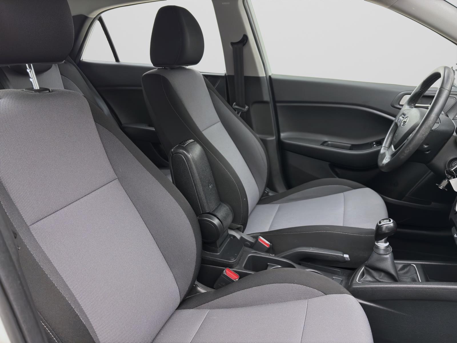 Hyundai i20 ADVANTAGE CLIMATRONIC eFENSTER