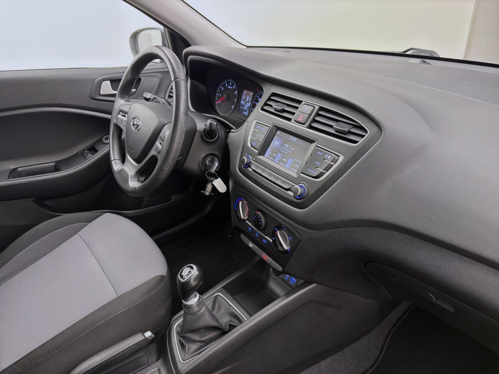 Hyundai i20 ADVANTAGE CLIMATRONIC eFENSTER