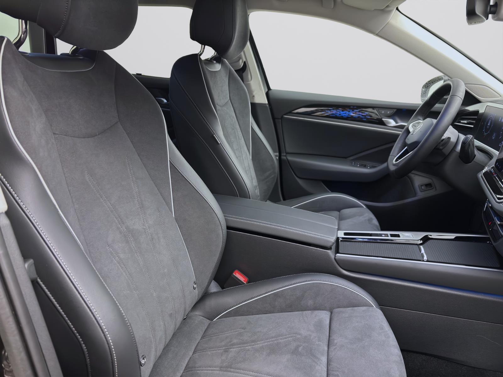 Volkswagen Passat Variant 2.0 TDI DSG ELEGANCE MATRIX D.COCKPIT SITZHZ LM17