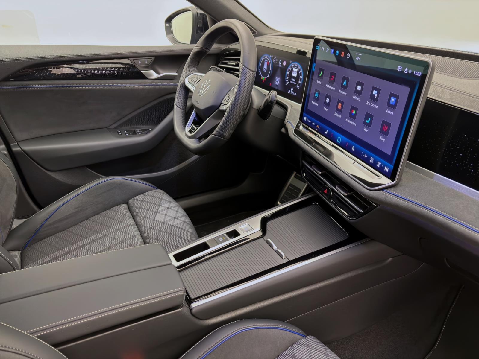 Volkswagen Passat Variant 2.0 TDI DSG R-LINE MATRIX HuD eKLAPPE AHK