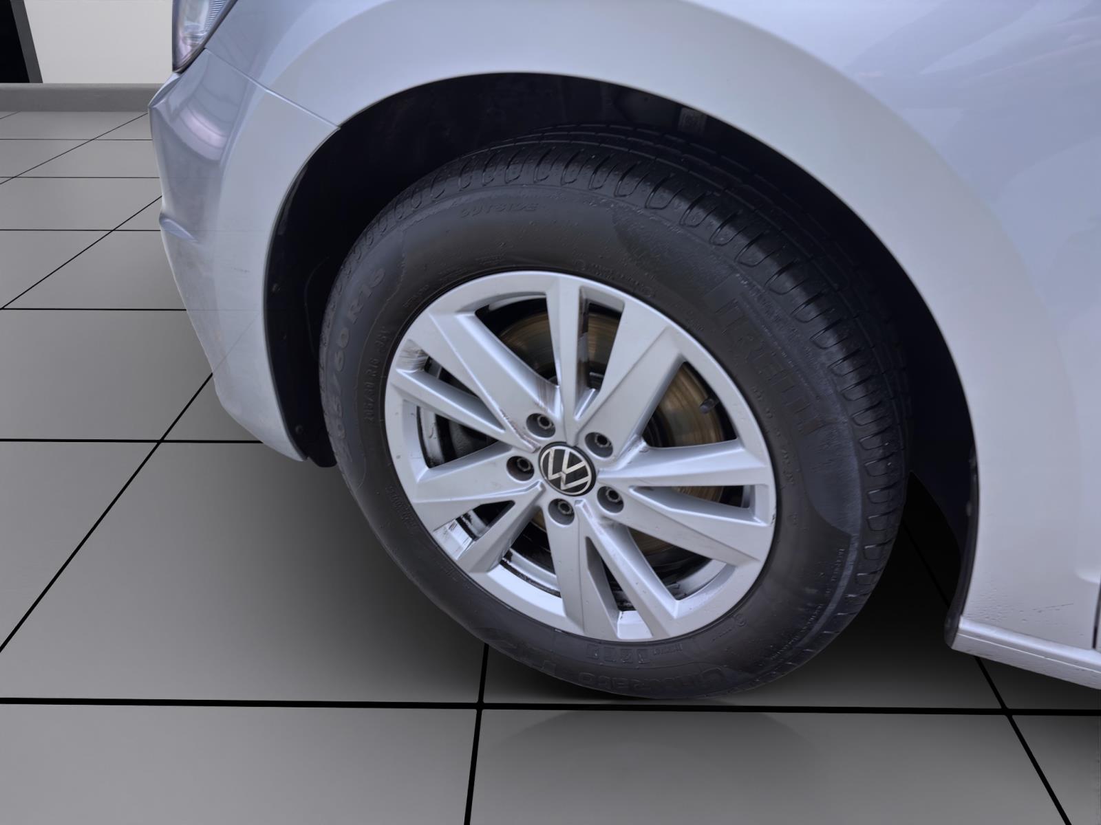 Volkswagen Touran 1.5 TSI COMFORTLINE NAVI KLIMA LM16 DAB+