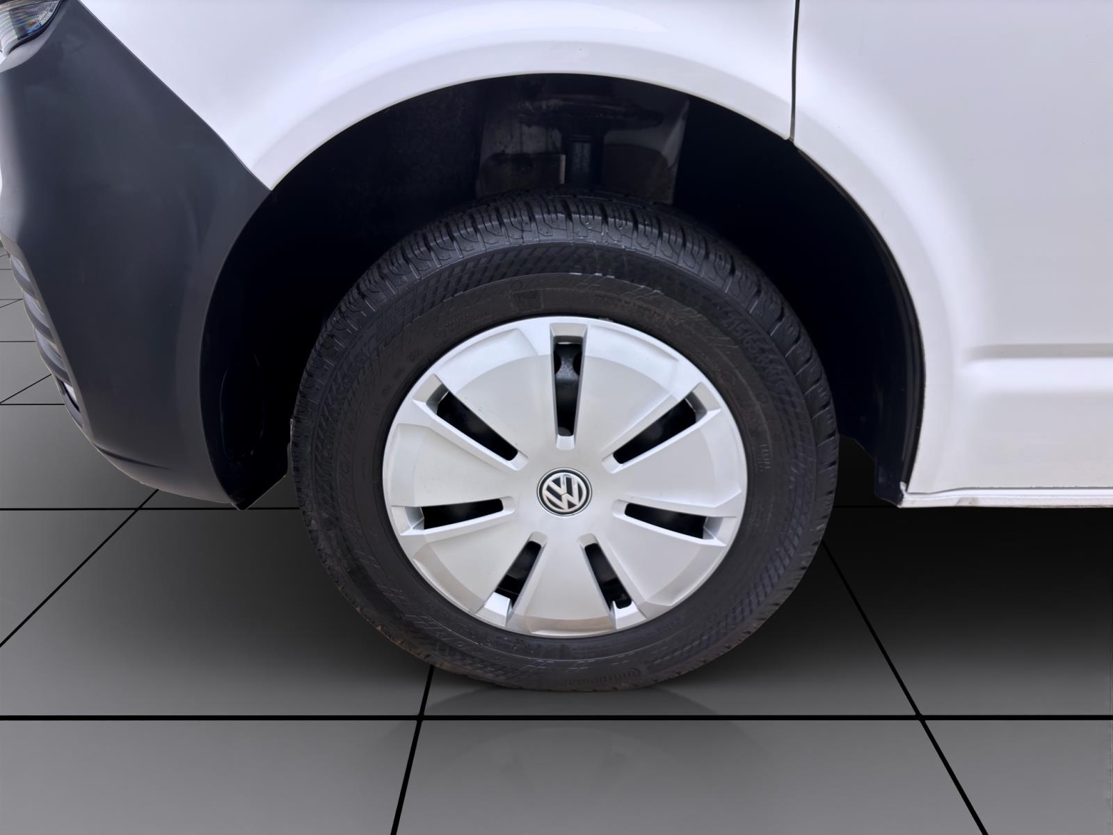Volkswagen T6.1 Transporter Kombi 2.0 TDI 9-SITZER KLIMA NAVI PDC