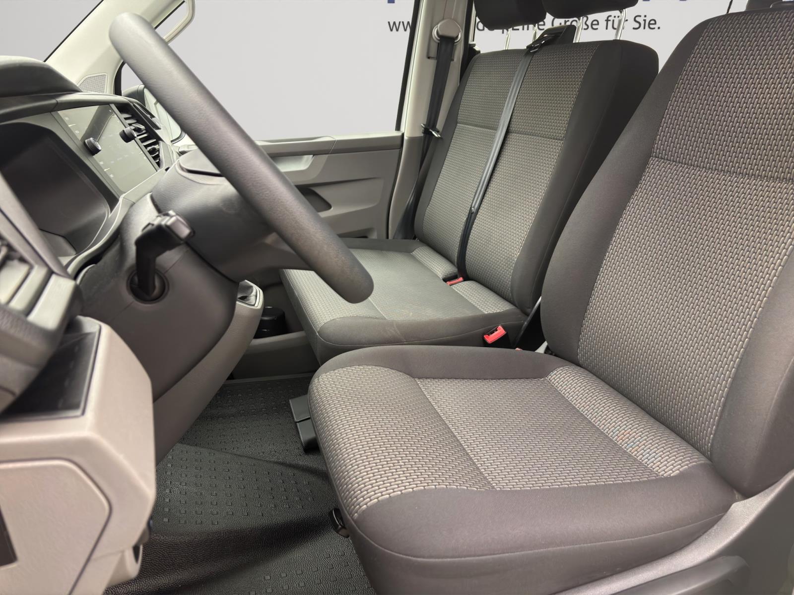 Volkswagen T6.1 Transporter Kombi 2.0 TDI 9-SITZER KLIMA NAVI PDC