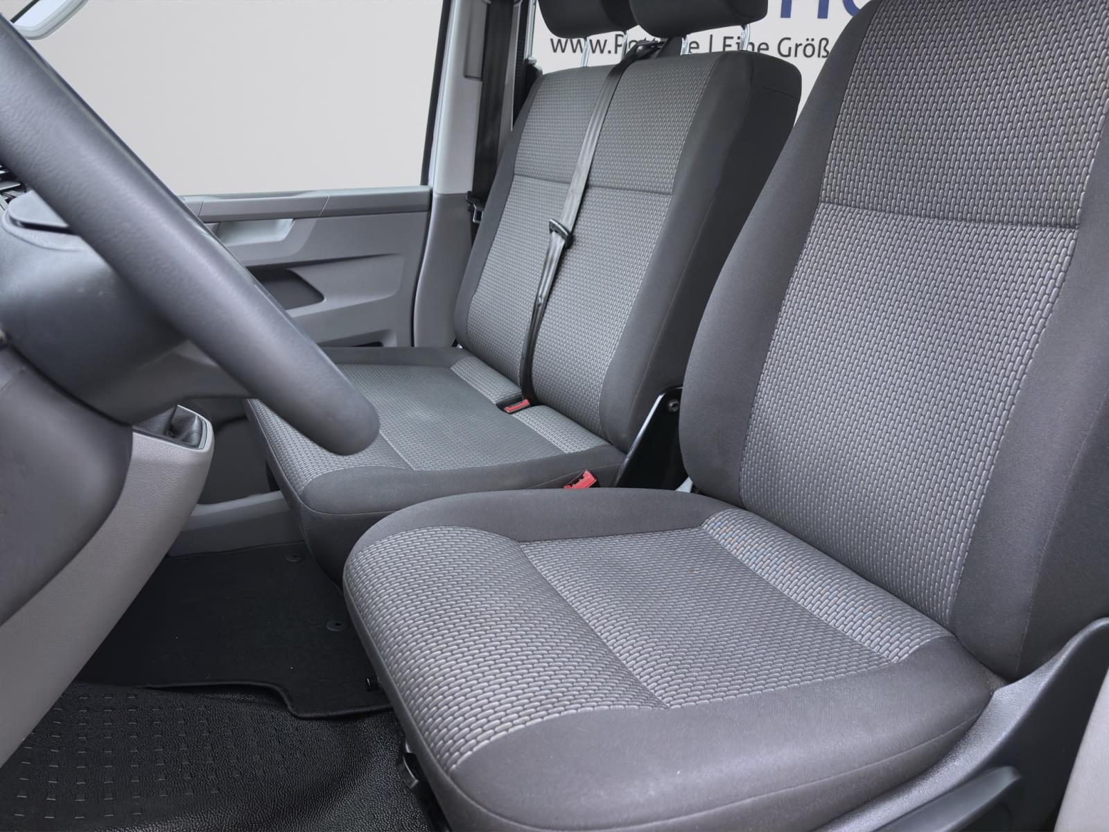 Volkswagen T6.1 Transporter Kombi 2.0 TDI 9-SITZER NAVI KLIMA PDC