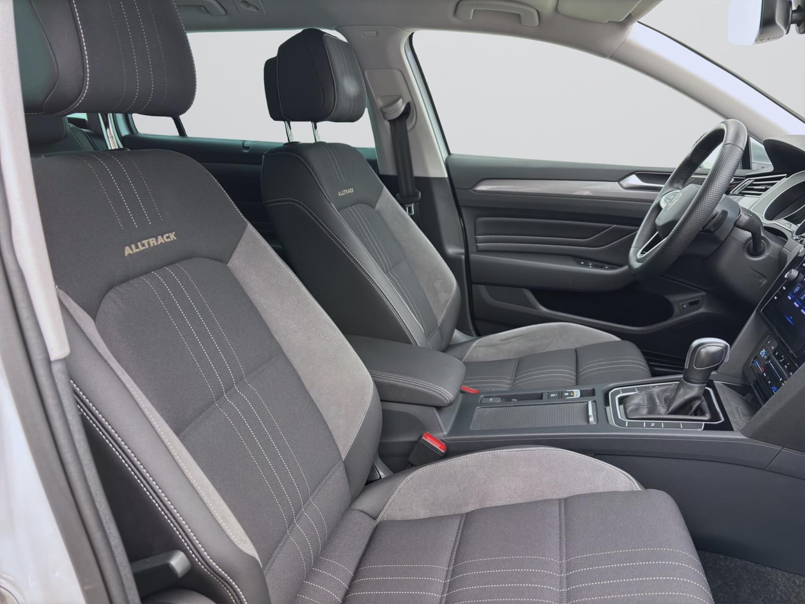 Volkswagen Passat Alltrack 2.0 TDI DSG 4M AHK PDC NAVI KAMERA