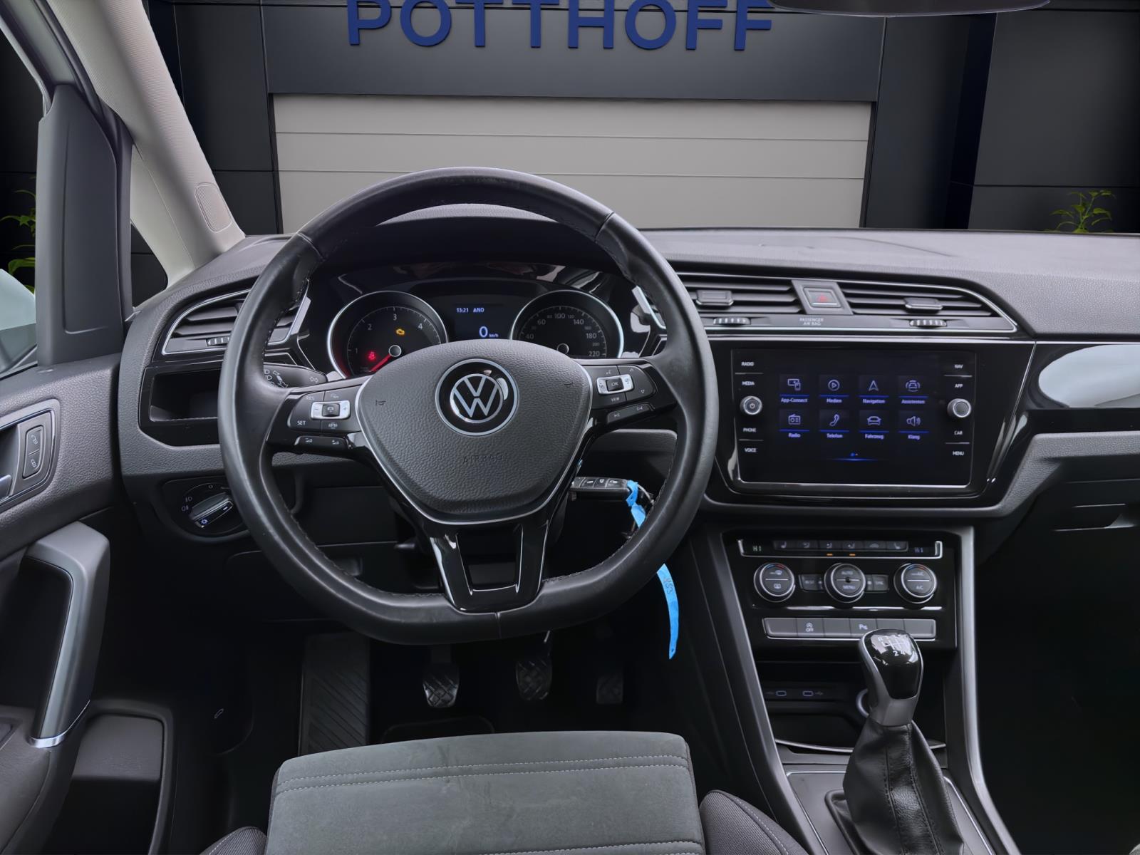 Volkswagen Touran 2.0 TDI COMFORTLINE NAVI ACC KLIMA LM16