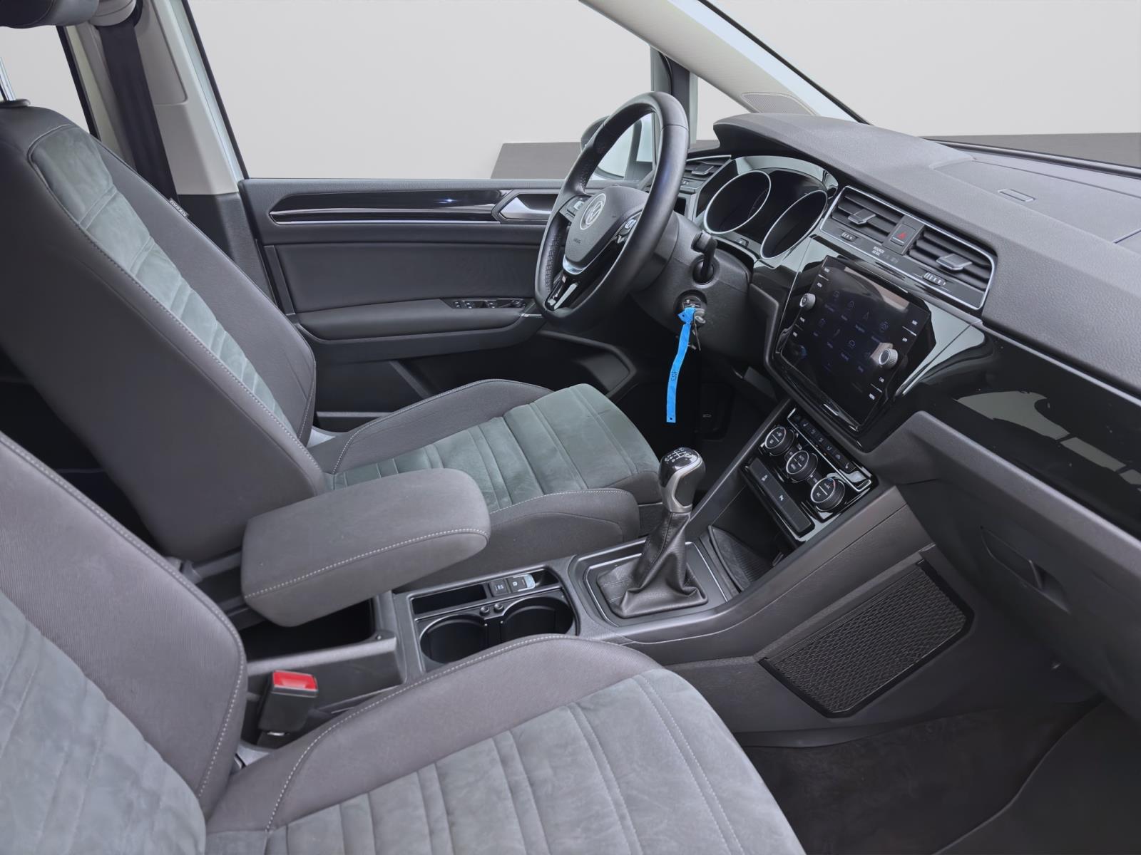 Volkswagen Touran 2.0 TDI COMFORTLINE NAVI ACC KLIMA LM16