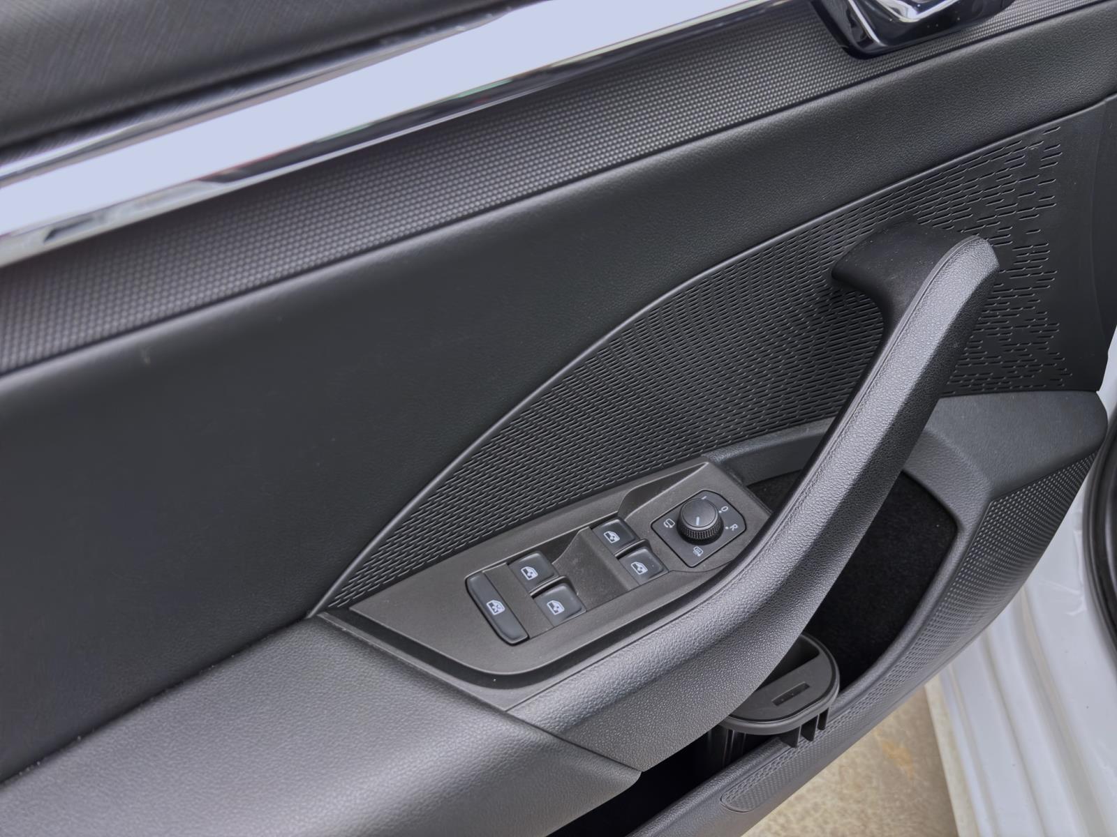 Skoda Octavia Combi 2.0 TDI DSG STYLE HuD PDC KAMERA PANO
