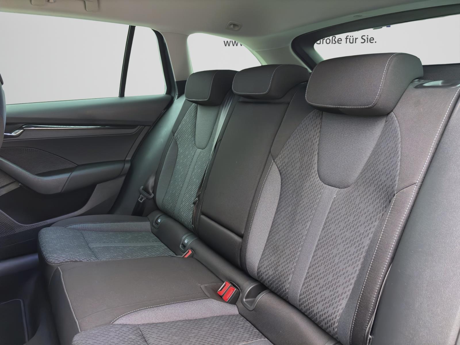 Skoda Octavia Combi 1.5 TSI CLEVER MATRIX KAMERA NAVI LM17