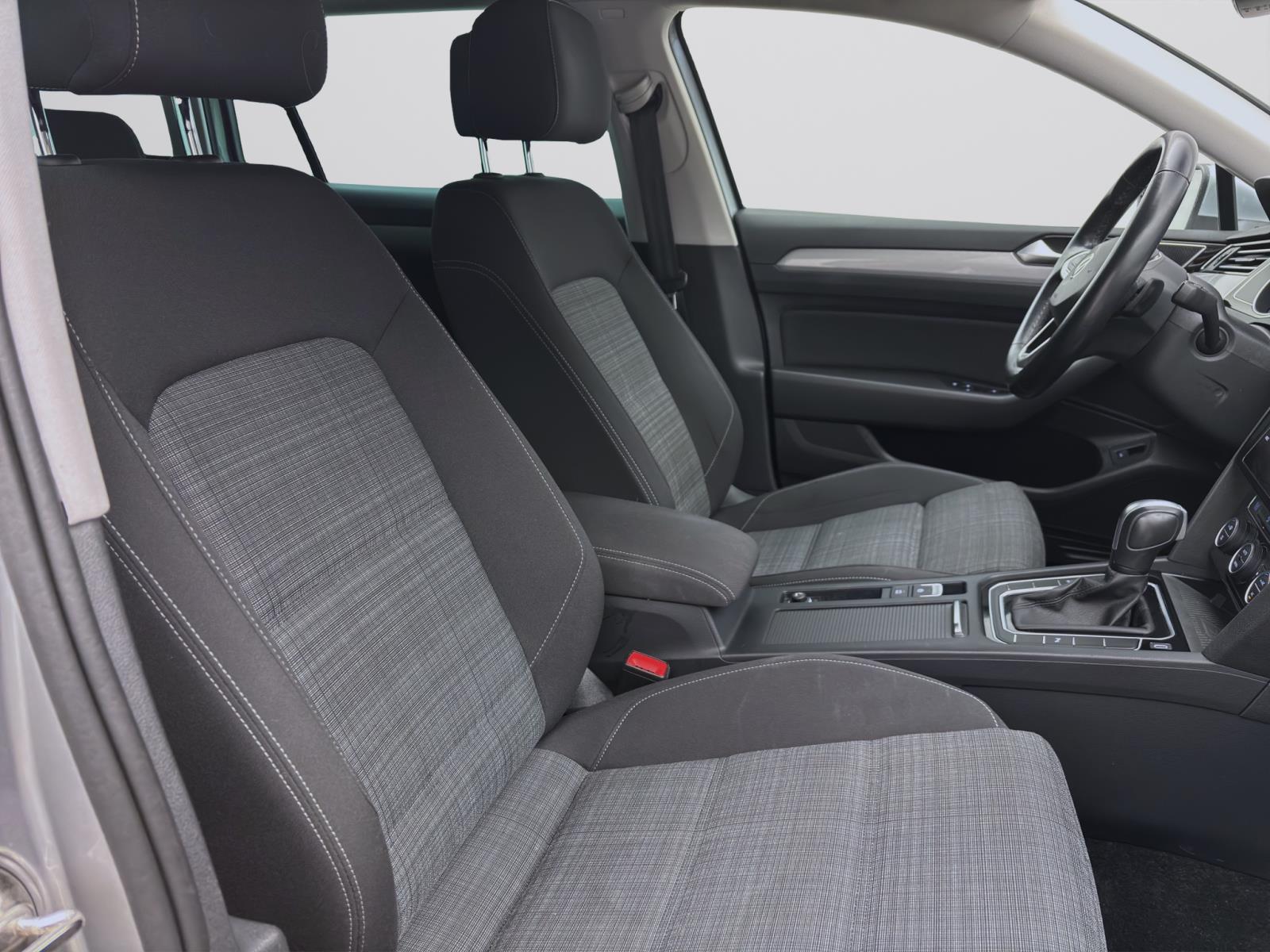 Volkswagen Passat Variant 1.5 TSI DSG BUSINESS ACC NAVI LED PDC