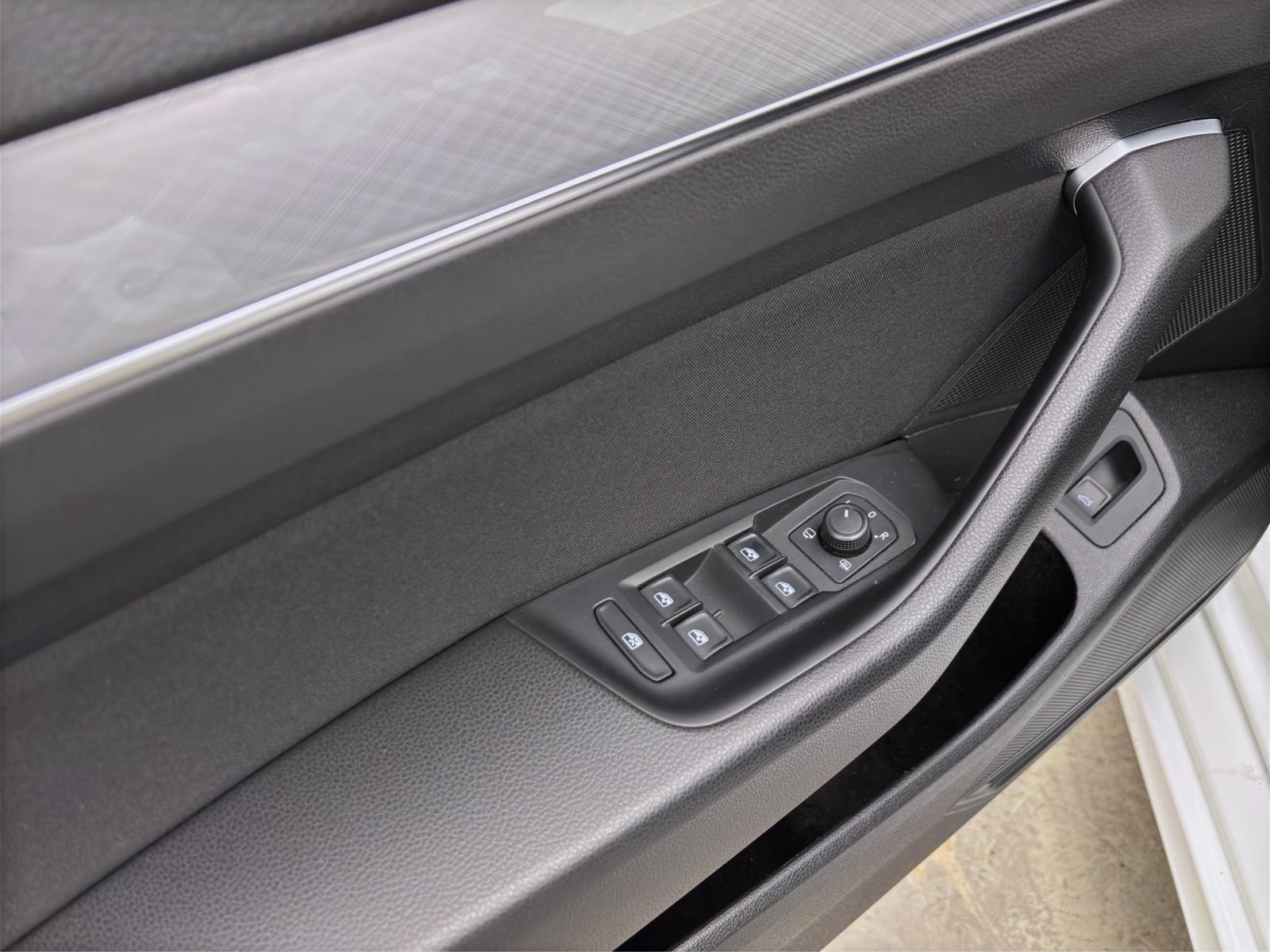 Volkswagen Passat Variant 2.0 TDI DSG BUSINESS KAMERA LED NAVI LM18