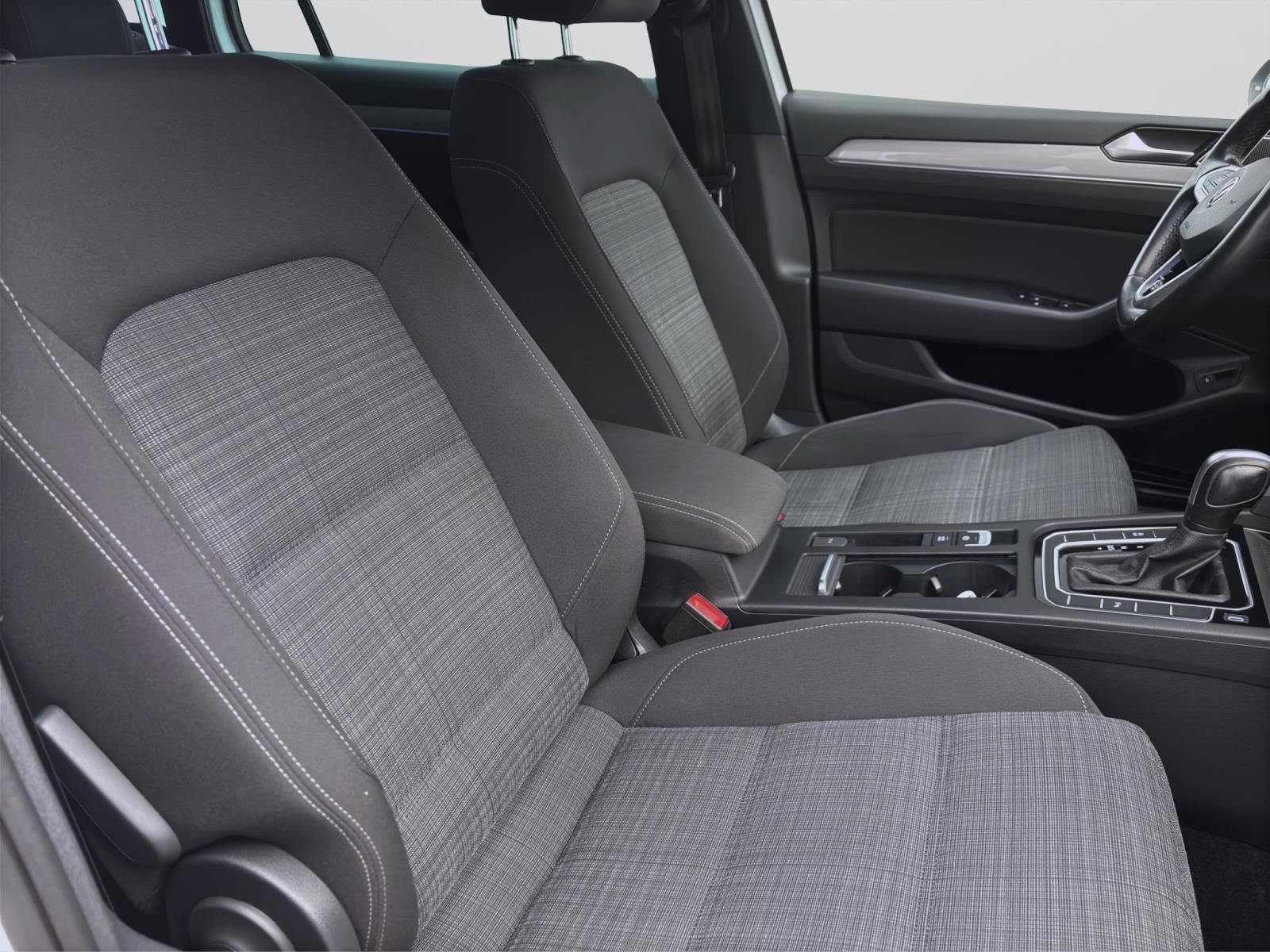 Volkswagen Passat Variant 2.0 TDI DSG BUSINESS KAMERA LED NAVI LM18