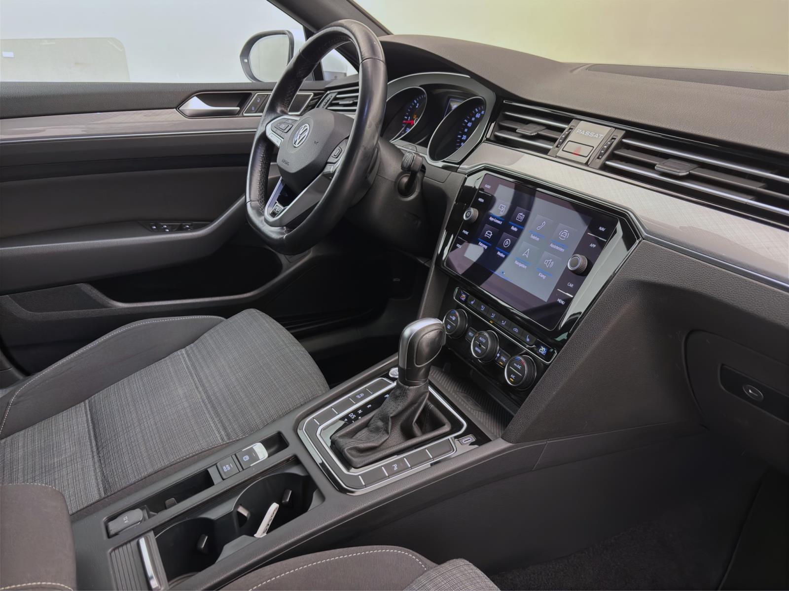 Volkswagen Passat Variant 2.0 TDI DSG BUSINESS KAMERA LED NAVI LM18