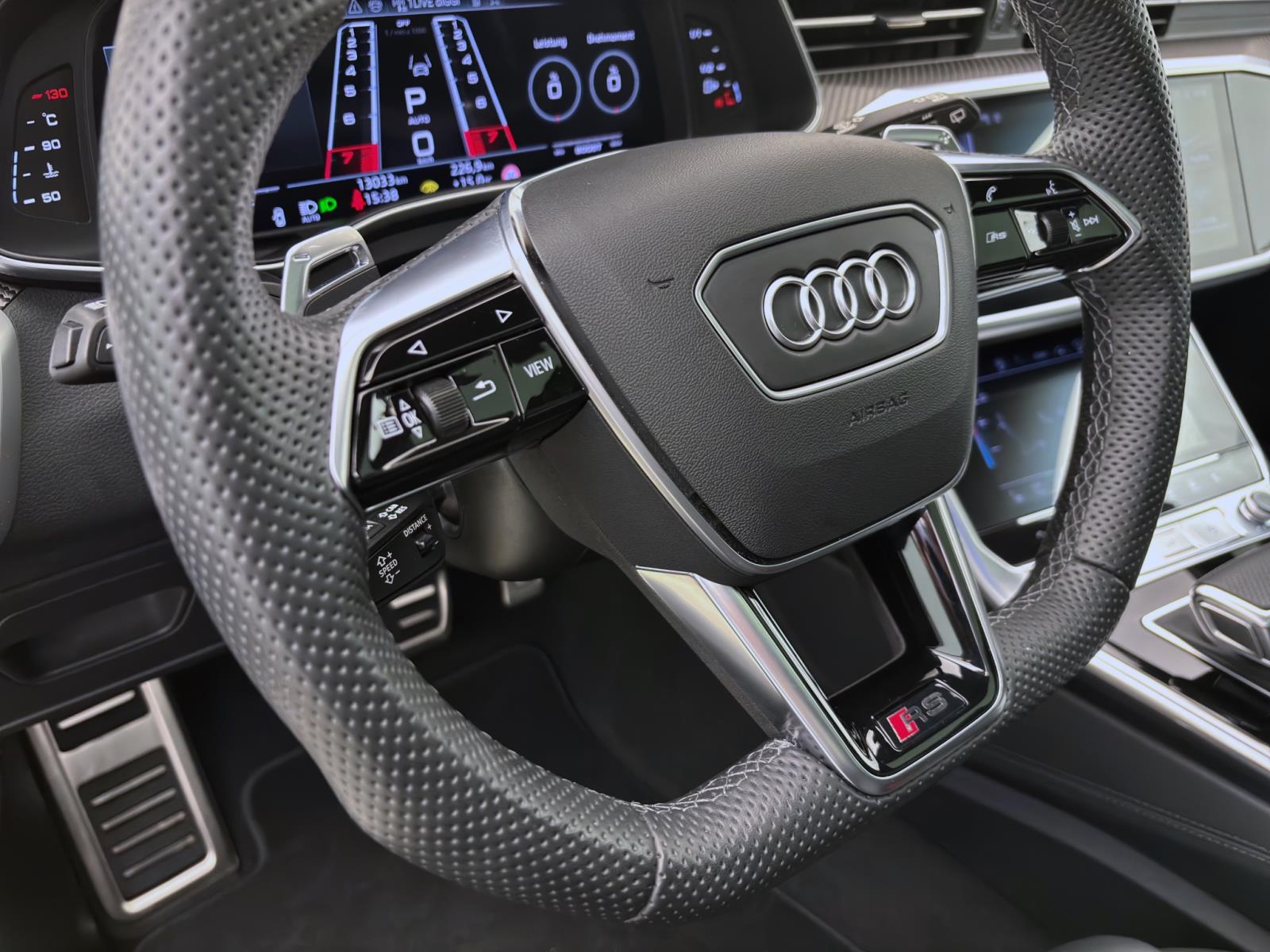 Audi RS6 Avant Q PERFORMANCE STANDHZG PANO AHK MATRIX