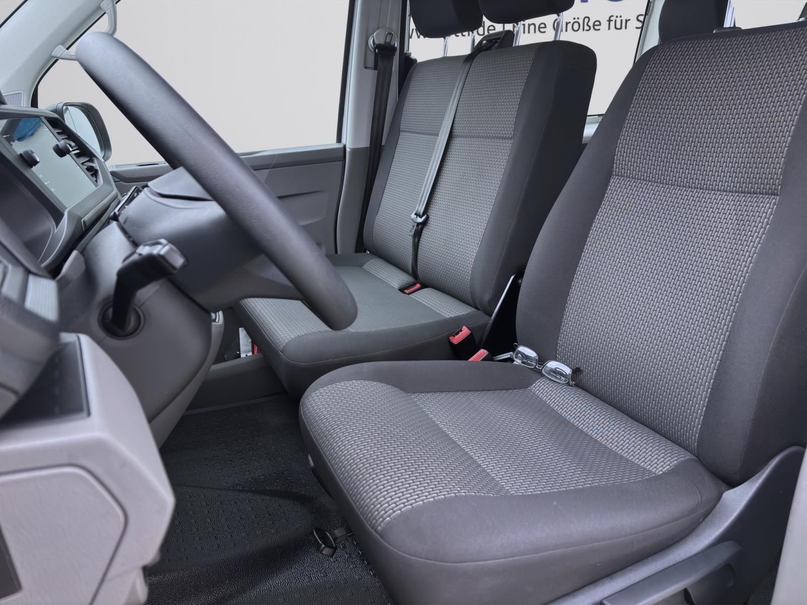 Volkswagen T6.1 Kombi 9-Sitzer 2,0 TDI Navi/Klima