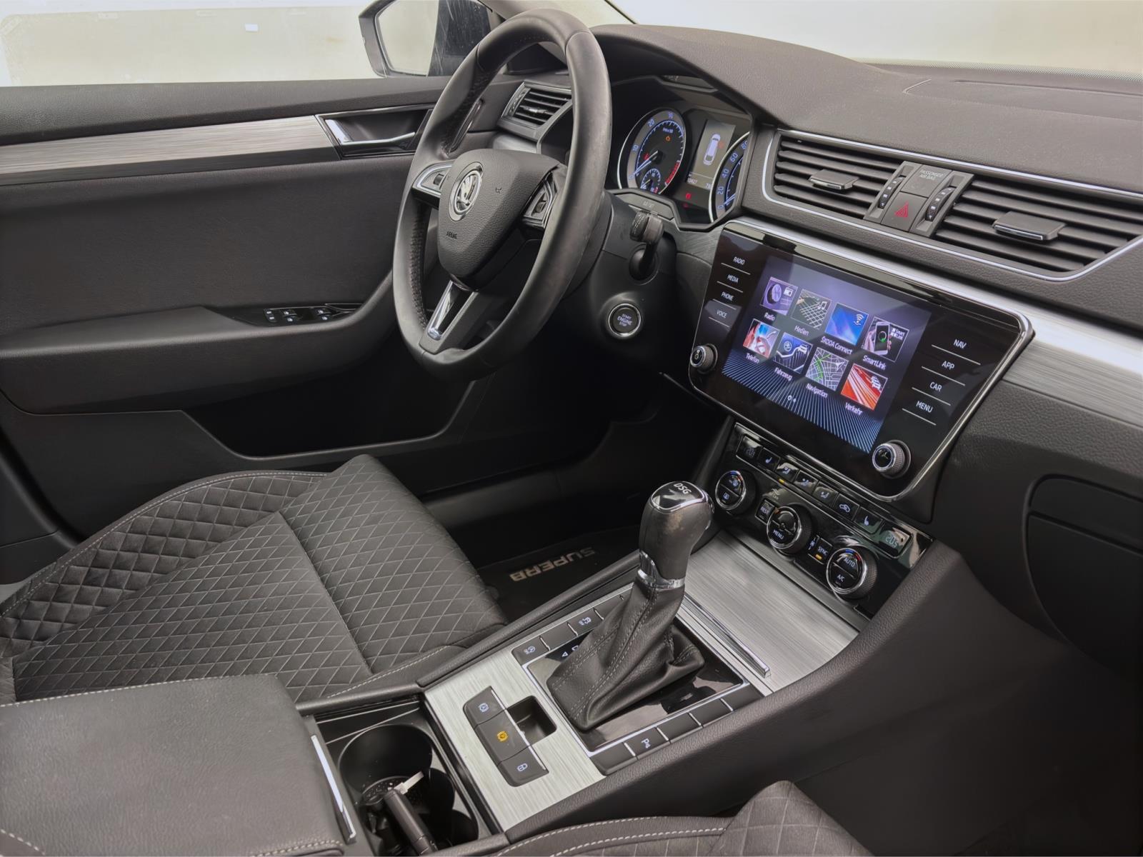Skoda Superb Combi 2.0 TDI DSG AMBITION PDC LED NAVI SITZHZ