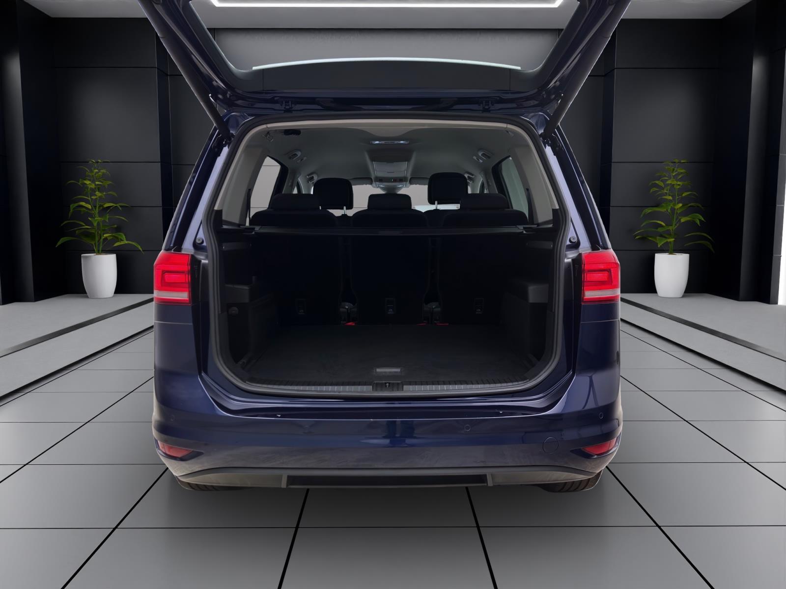 Volkswagen Touran 1.5 TSI HIGHLINE AHK KAMERA PDC NAVI