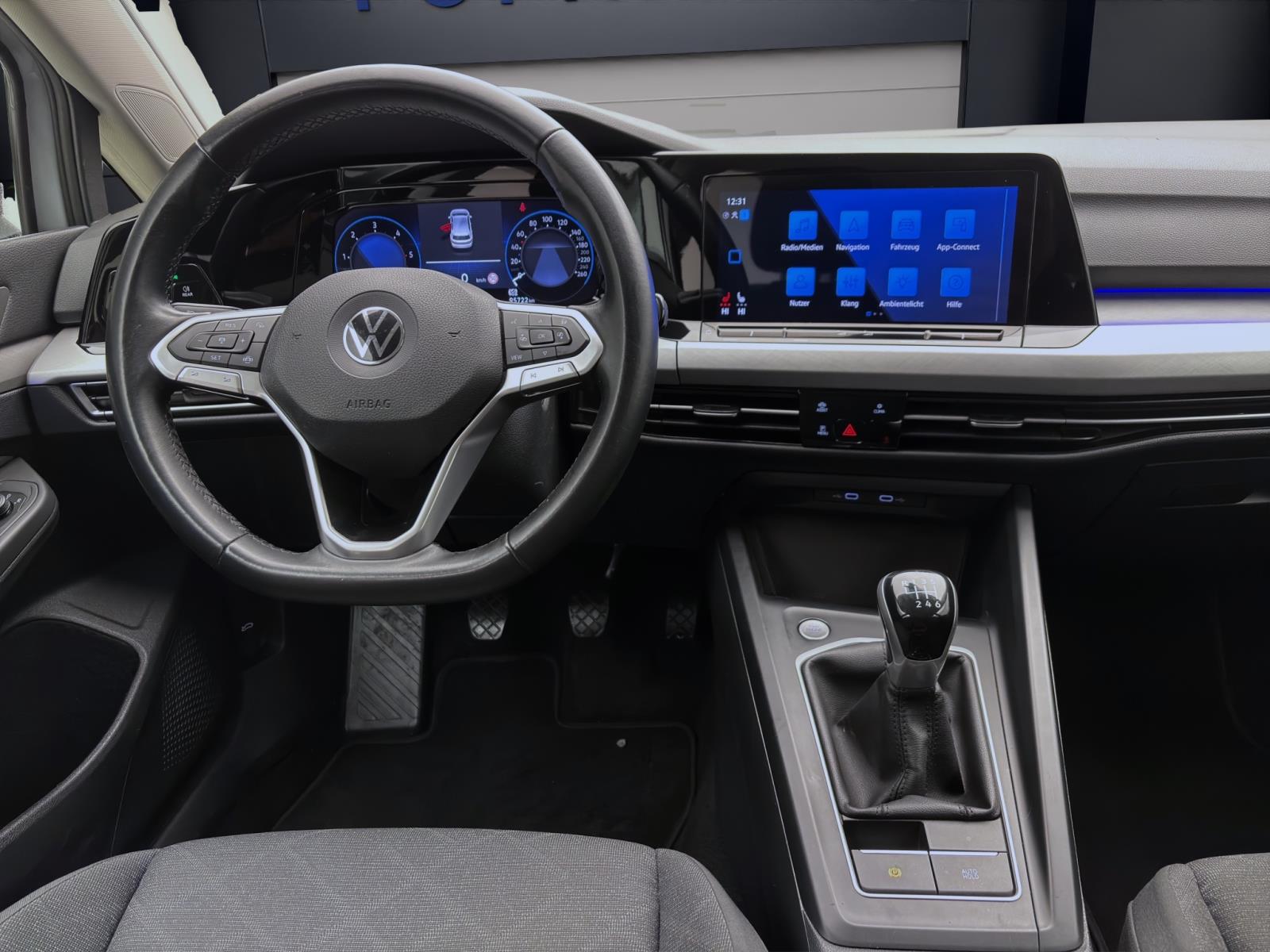 Volkswagen Golf 2.0 TDI LIFE STDHZG PDC NAVI LM17