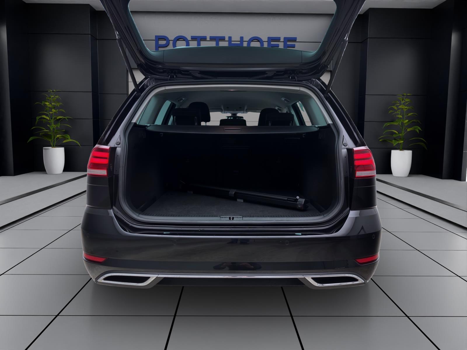 Volkswagen Golf Variant 1.5 TSI DSG HIGHLINE ACC NAVI LED PDC