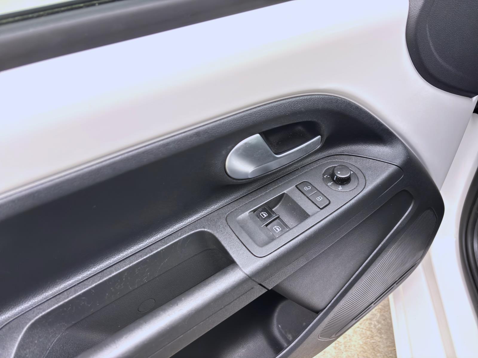 Volkswagen up! 1.0 MPI MOVE UP! MAPS+MORE KLIMA SITZHZ