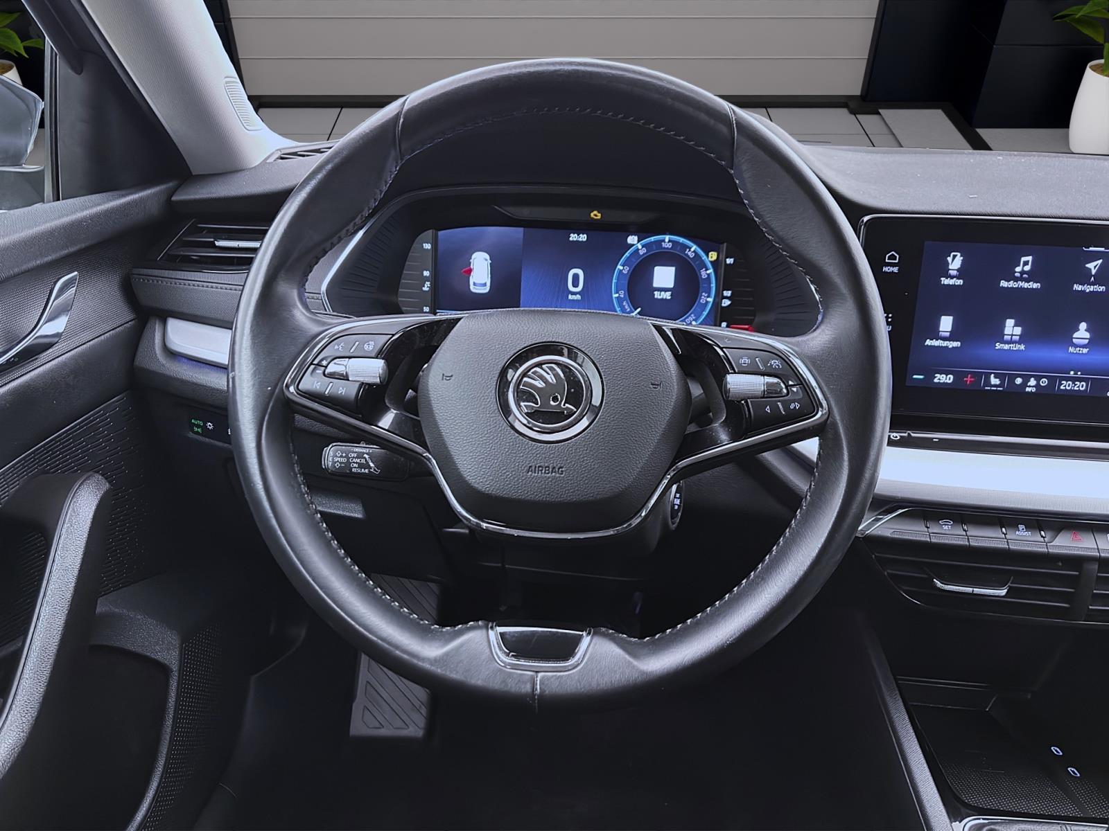 Skoda Octavia Combi 2.0 TDI AMBITION MATRIX PDC NAVI LED
