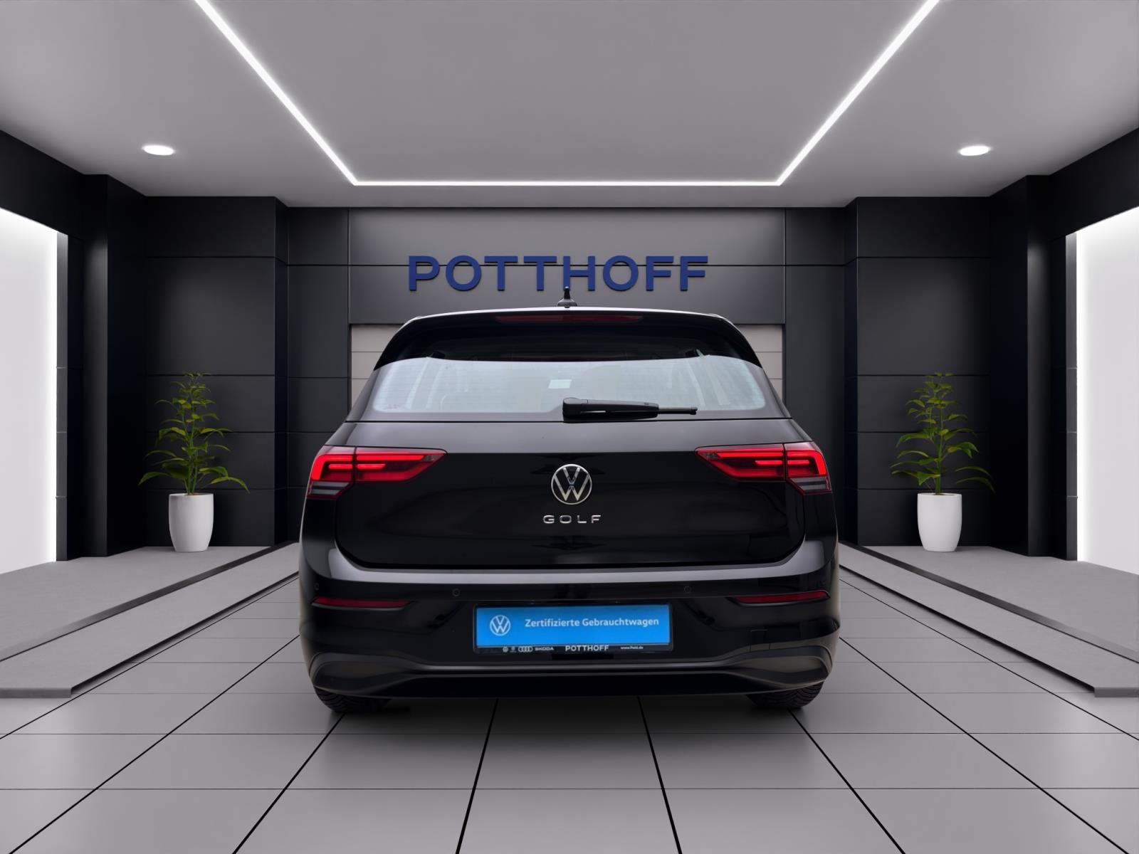 Volkswagen Golf 1.5 TSI LIFE NAVI PDC SITZHZG LANEASSIST