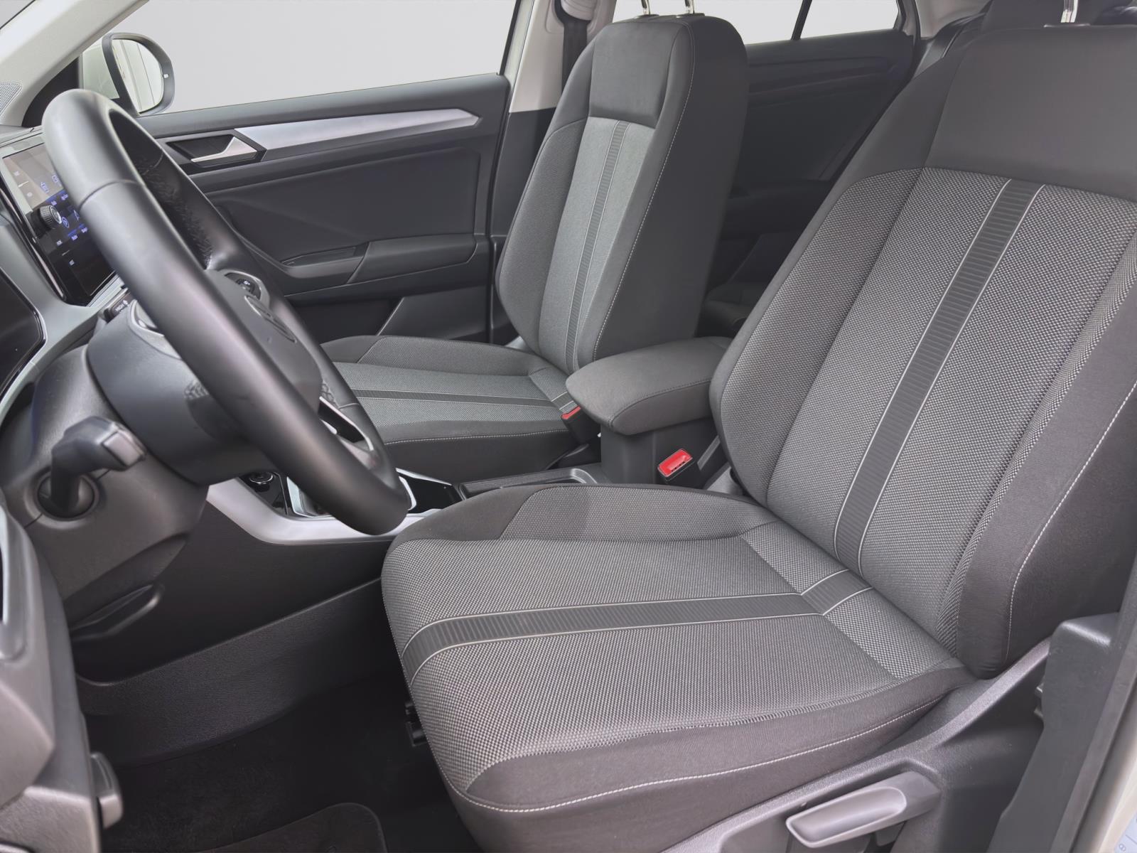Volkswagen T-Roc 1.5 TSI DSG LIFE PDC LED NAVI AHK