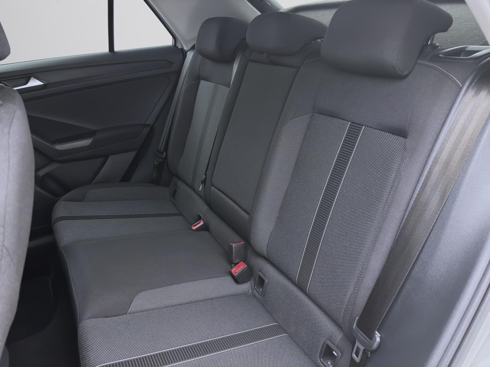 Volkswagen T-Roc 1.5 TSI DSG LIFE PDC LED NAVI AHK