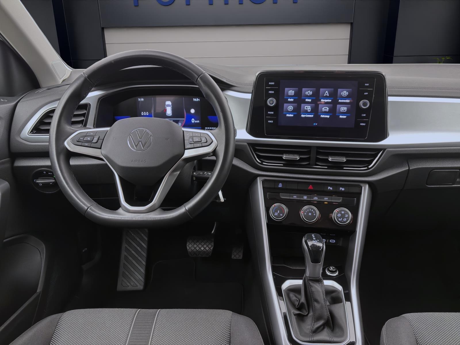 Volkswagen T-Roc 1.5 TSI DSG LIFE PDC LED NAVI AHK