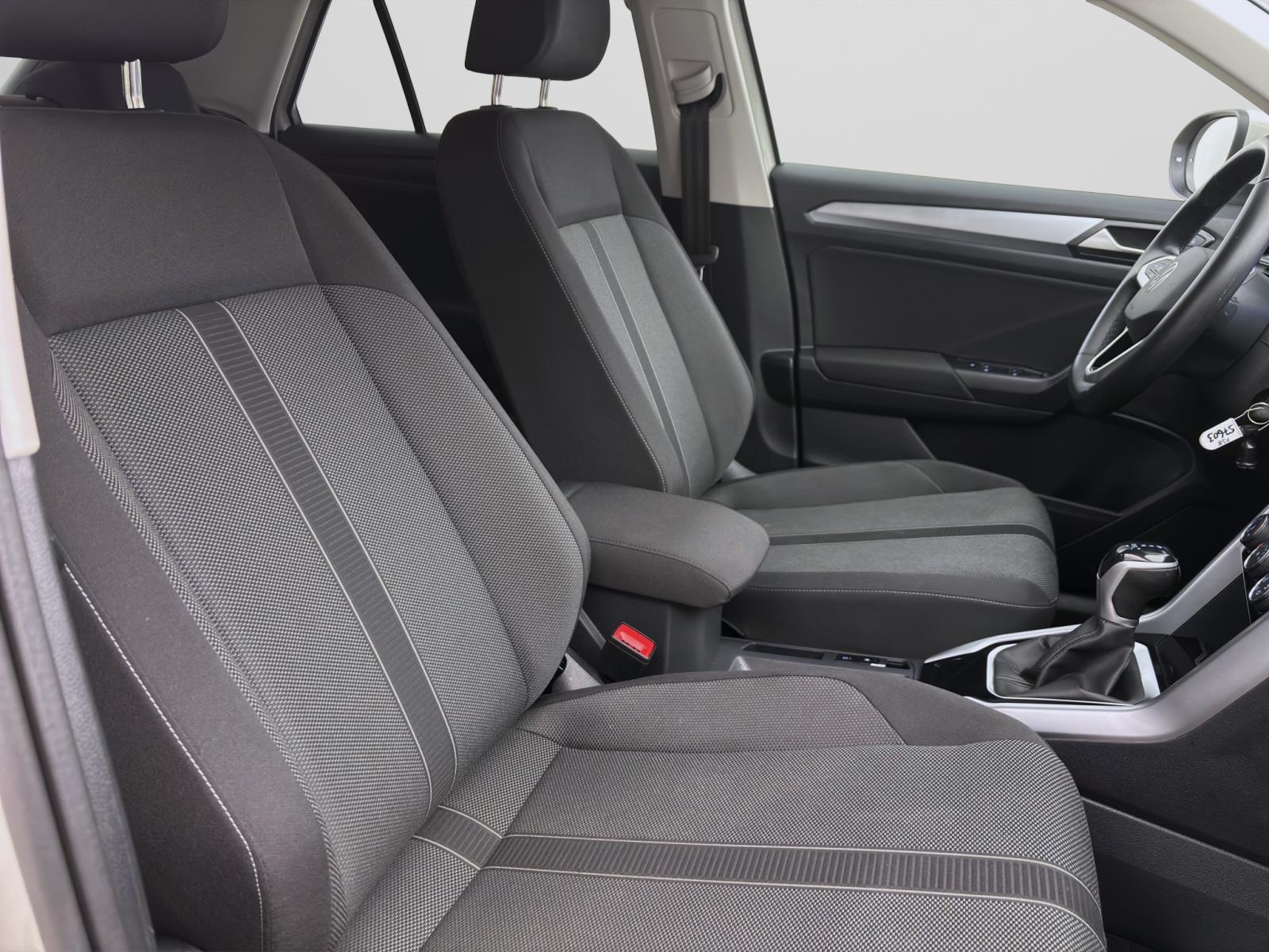 Volkswagen T-Roc 1.5 TSI DSG LIFE PDC LED NAVI AHK