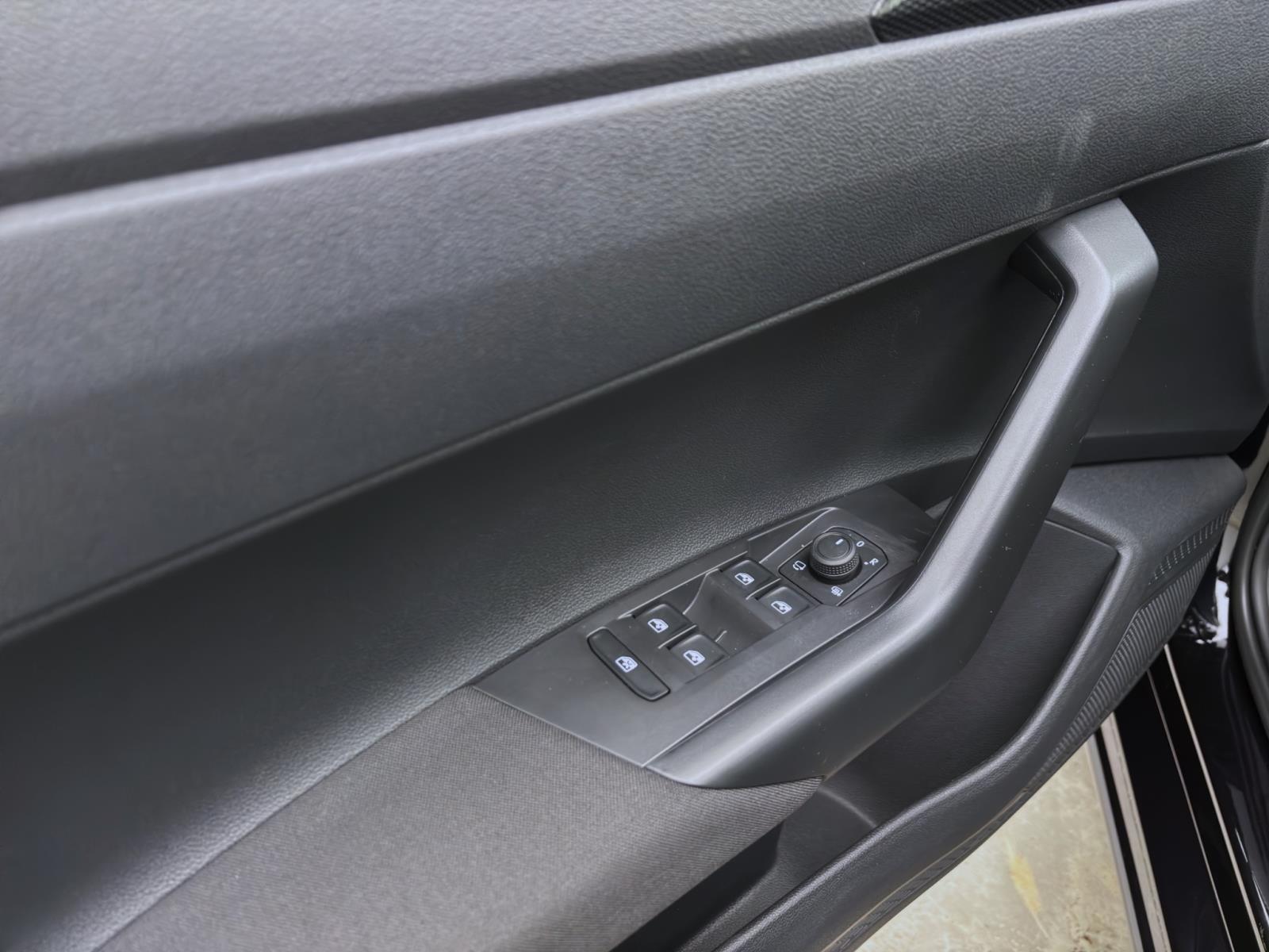 Volkswagen Polo 1.0 MPI LIFE LED PDC KLIMA D.COCKPIT