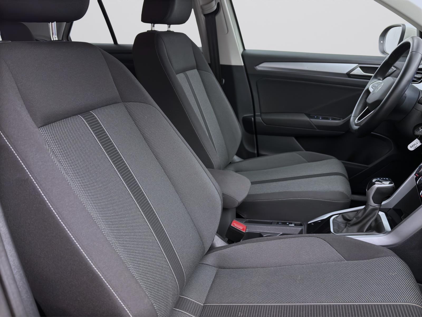 Volkswagen T-Roc 1.5 TSI DSG LIFE PDC LED NAVI AHK
