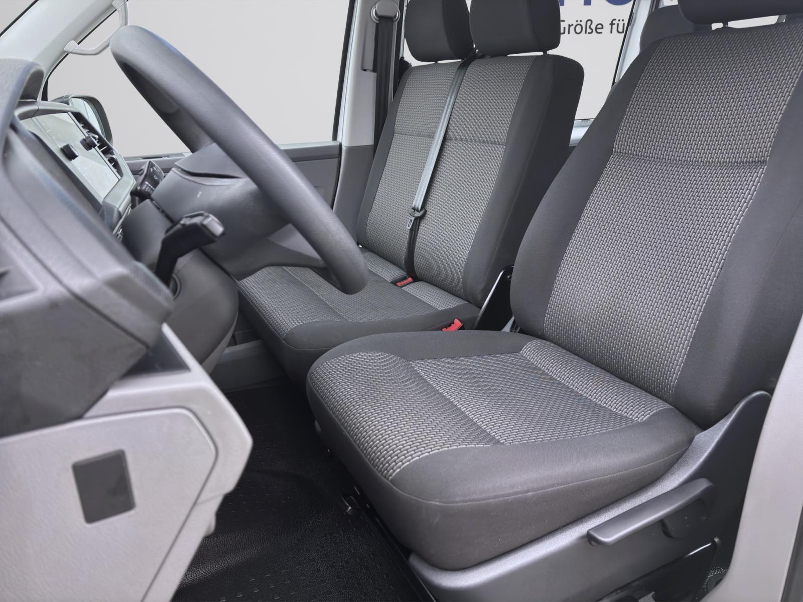 Volkswagen T6.1 Transporter Kombi 2.0 TDI 9-SITZER NAVI KLIMA PDC
