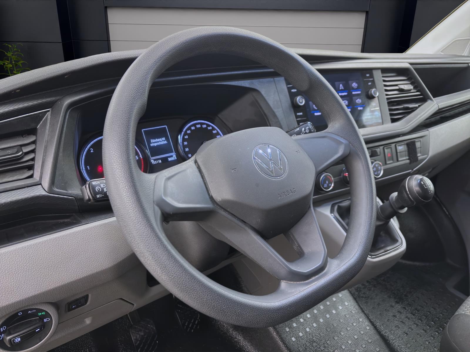 Volkswagen T6.1 Transporter Kombi 2.0 TDI 9-SITZER NAVI KLIMA PDC