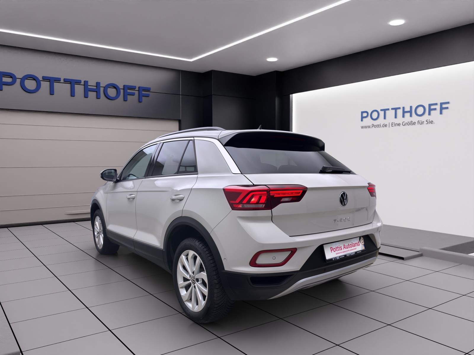 Volkswagen T-Roc 1.5 TSI DSG LIFE PDC LED NAVI AHK