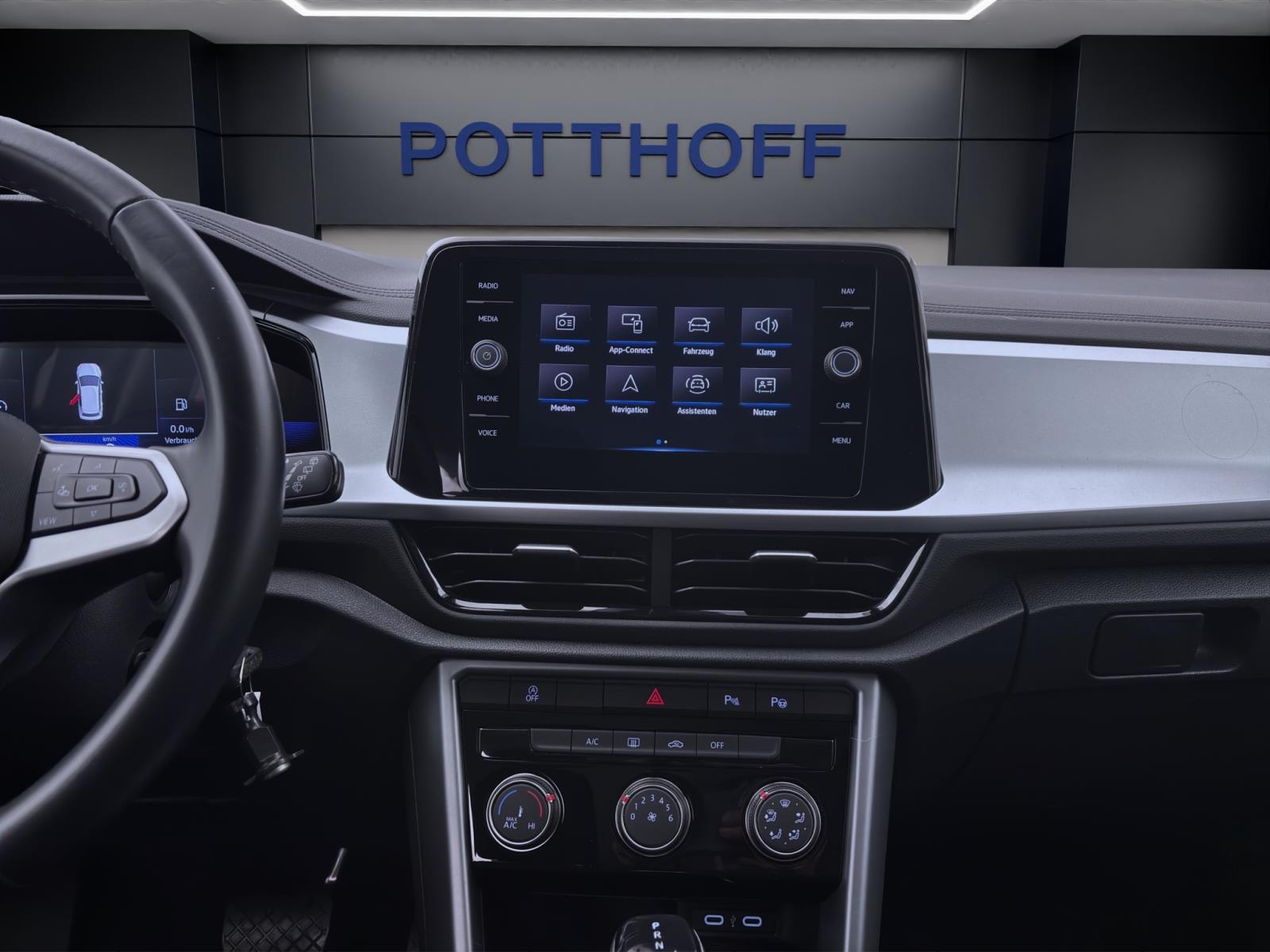 Volkswagen T-Roc 1.5 TSI DSG LIFE PDC LED NAVI AHK