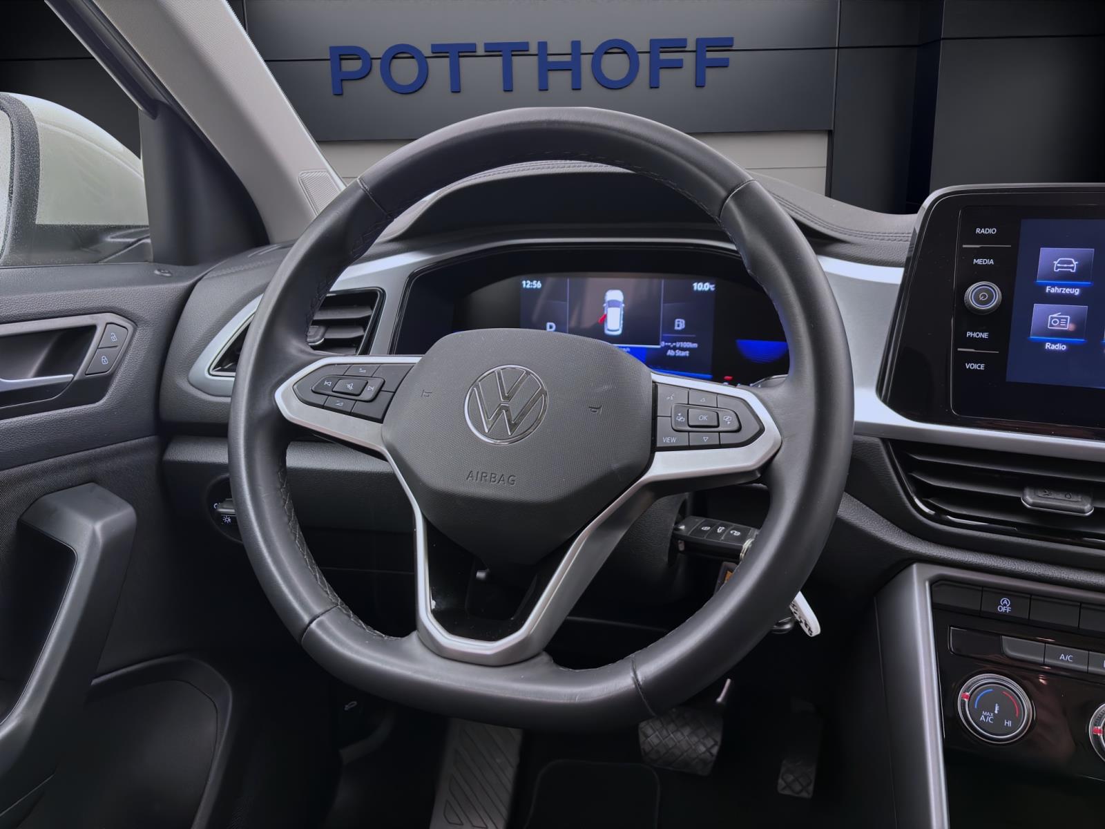 Volkswagen T-Roc 1.5 TSI DSG LIFE PDC LED NAVI AHK