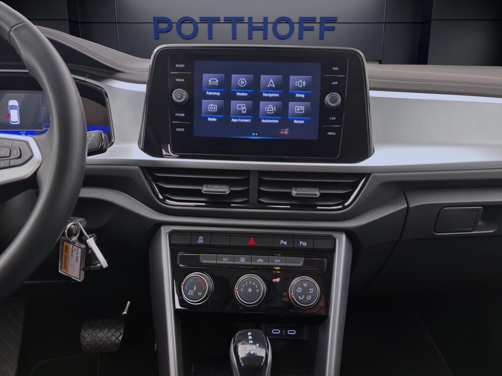 Volkswagen T-Roc 1.5 TSI DSG LIFE PDC LED NAVI AHK