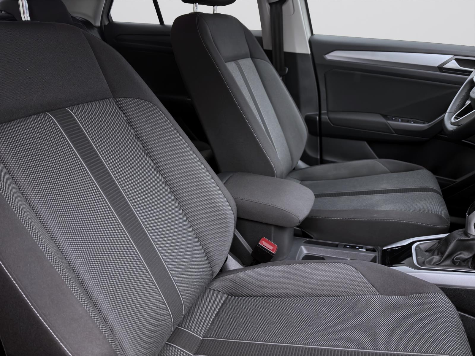 Volkswagen T-Roc 1.5 TSI DSG LIFE PDC LED NAVI AHK