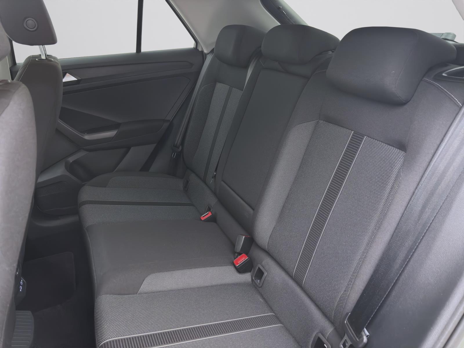 Volkswagen T-Roc 1.5 TSI DSG LIFE PDC LED NAVI AHK