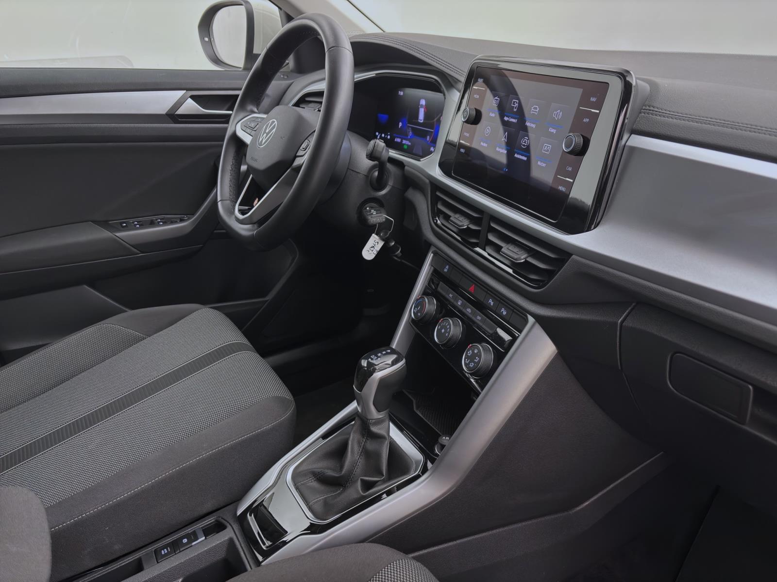 Volkswagen T-Roc 1.5 TSI DSG LIFE PDC LED NAVI AHK
