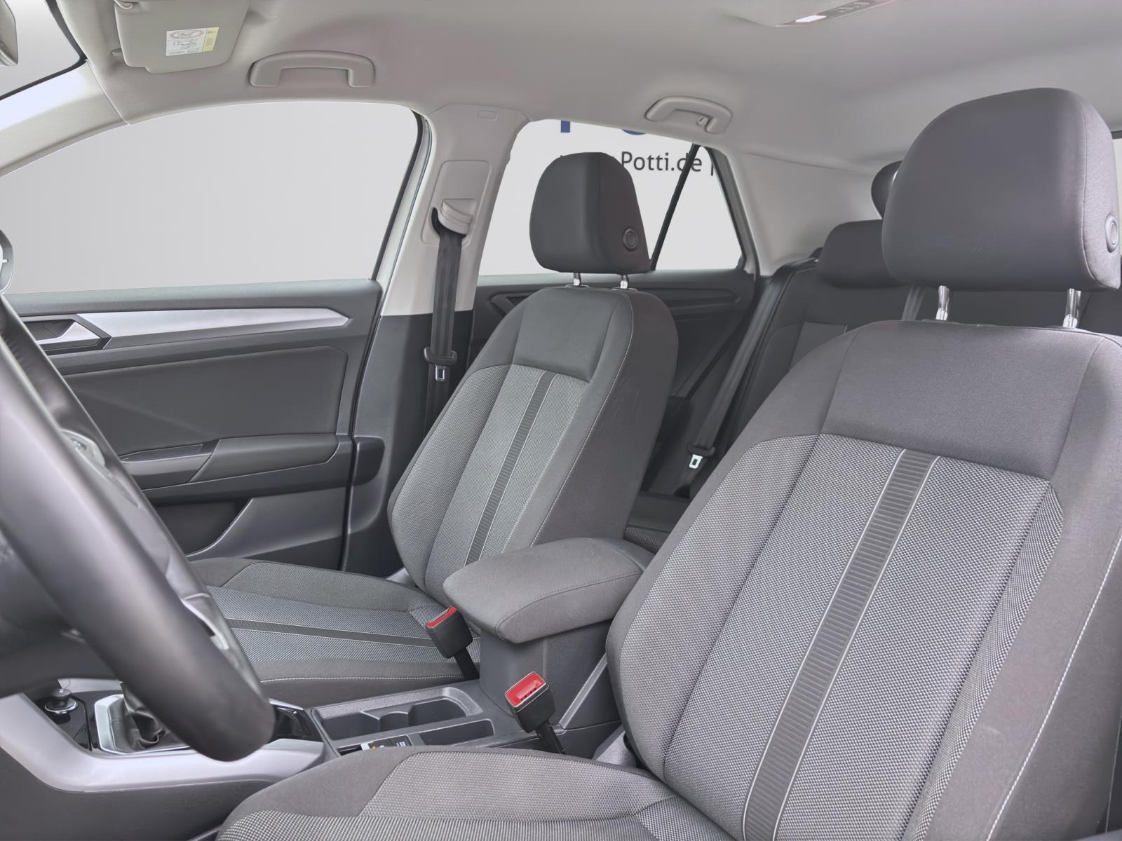 Volkswagen T-Roc 1.5 TSI DSG LIFE PDC LED NAVI AHK