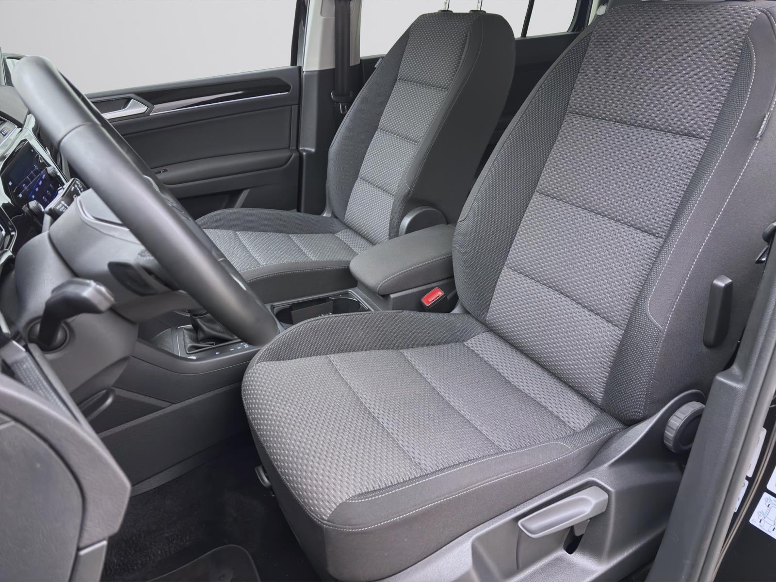 Volkswagen Touran 1.5 TSI DSG COMFORTLINE PANO AHK 7SITZE KAMERA