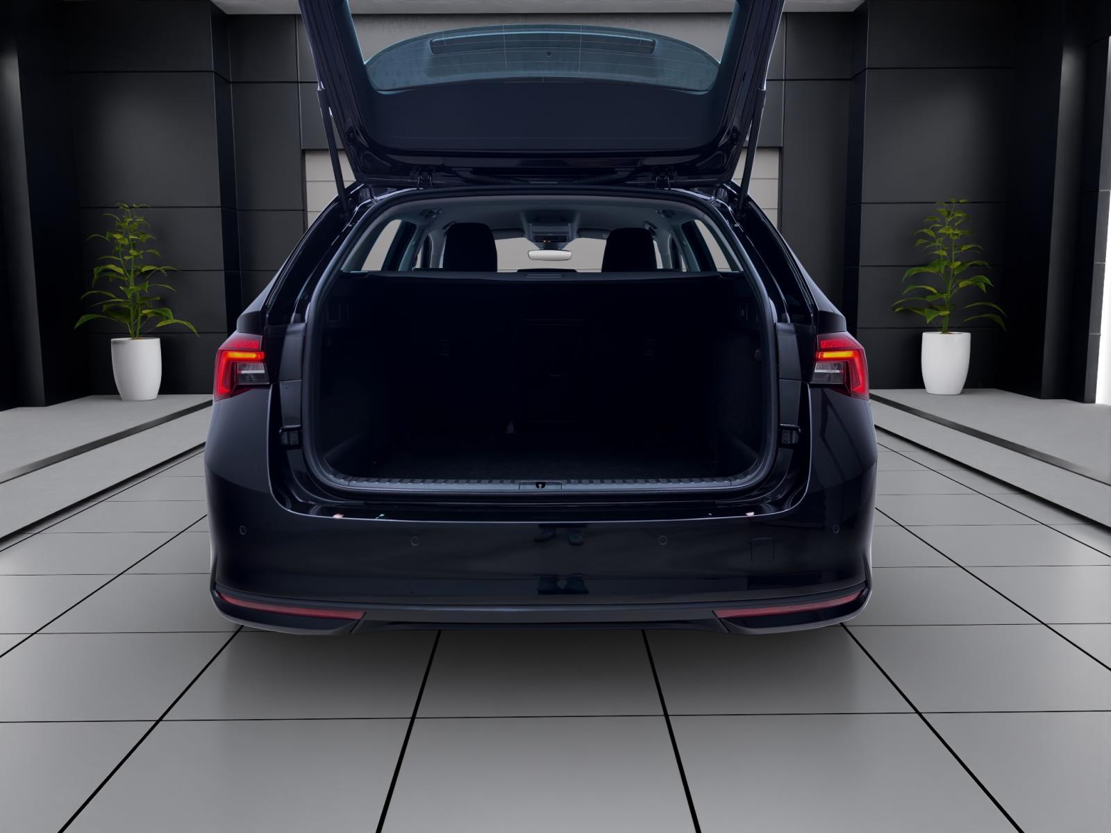 Bild 3: Skoda Octavia Combi 1.5 TSI DSG SELECTION AHK PDC NAVI SITZHZG