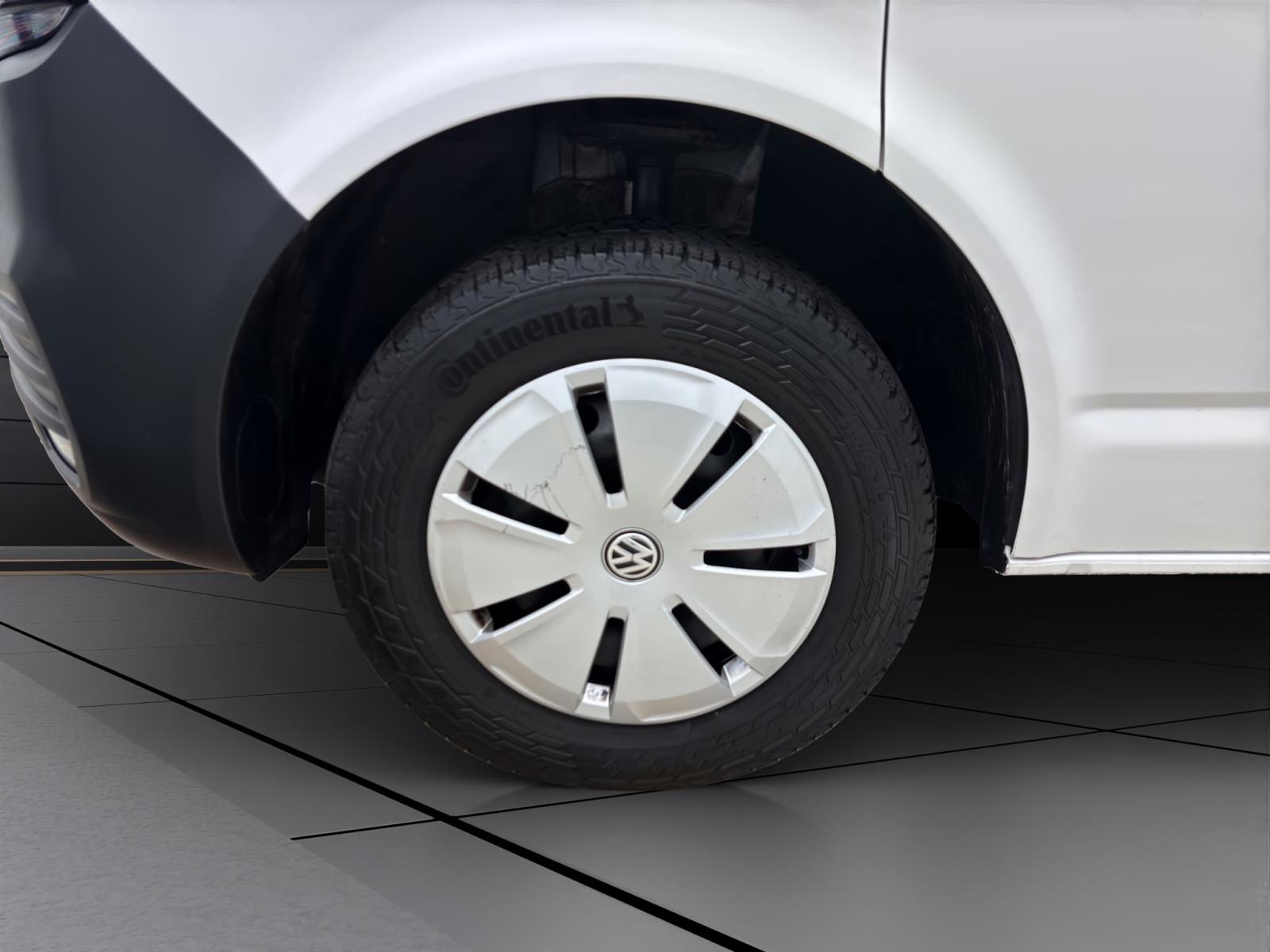 Volkswagen T6.1 Transporter Kombi 2.0 TDI 9-SITZER NAVI KLIMA PDC